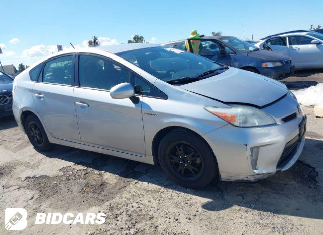 Toyota Prius 2013, VIN JTDKDTB32D1542660, 2/5