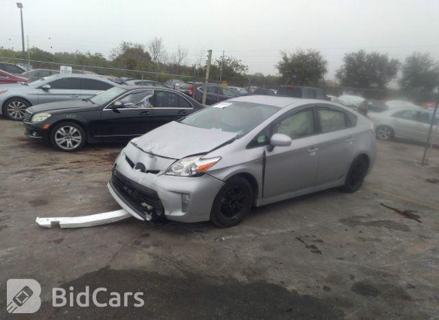 Toyota Prius 2013, VIN JTDKN3DU2D5604537, 2/5