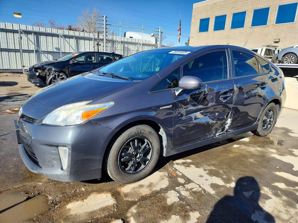 Toyota Prius 2014, VIN JTDKN3DU4E0374319, 3/5