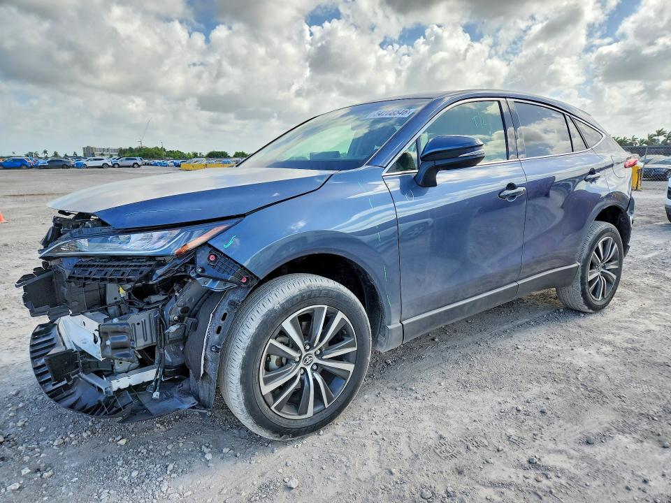 Toyota Venza 2021, VIN JTEAAAAH2MJ038840, 3/5