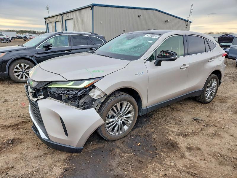 Toyota Venza 2021, VIN JTEAAAAH5MJ010725, 3/5