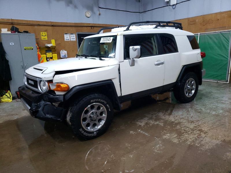 Toyota FJ Cruiser 2014, VIN JTEBU4BF8EK189252, 2/8
