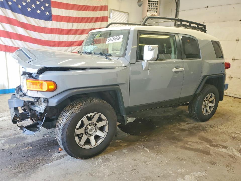 Toyota FJ Cruiser 2014, VIN JTEBU4BF8EK189252, 5/8