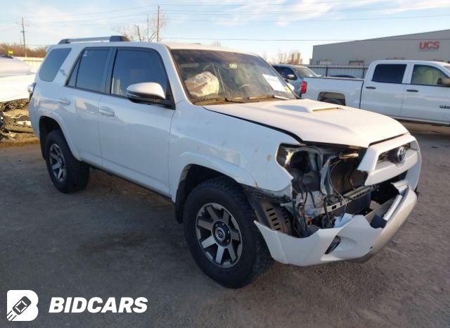 Toyota 4runner 2018, VIN JTEBU5JR1J5566885, 4/5