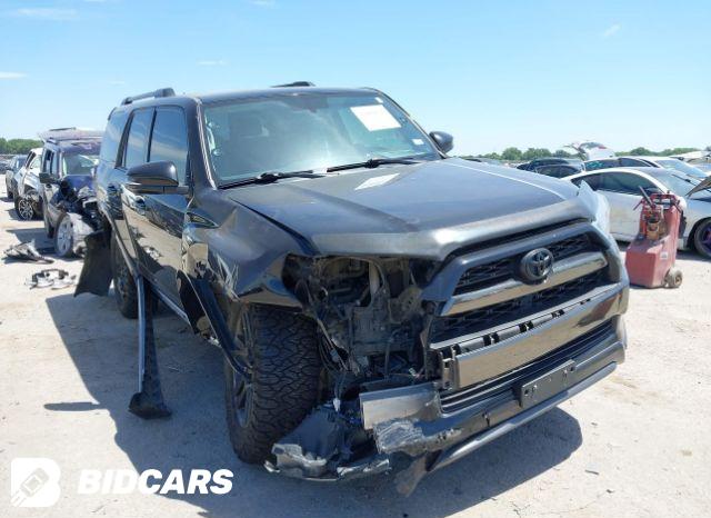 Toyota 4runner 2020, VIN JTEBU5JR8L5789833, 2/5