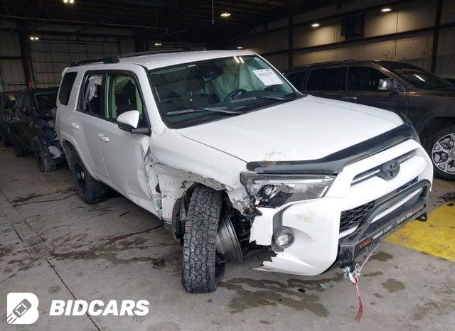 Toyota 4runner 2022, VIN JTEKU5JR4N6020162, 2/5