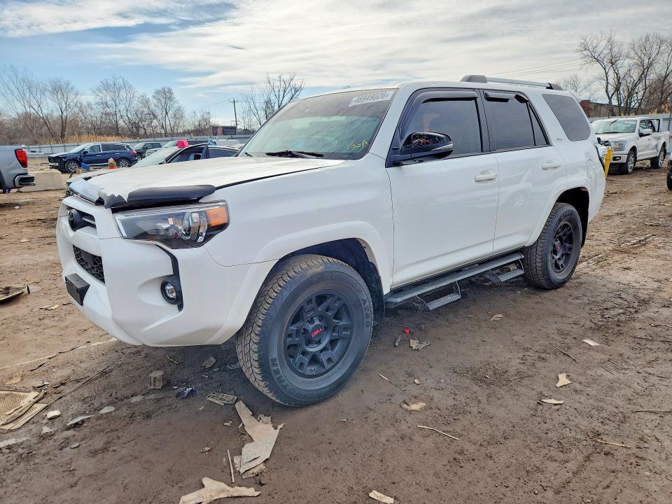 Toyota 4runner 2022, VIN JTENU5JR0N5992246, 2/5