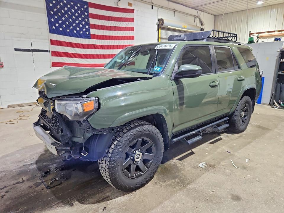 Toyota 4runner 2022, VIN JTENU5JR0N5992246, 3/5