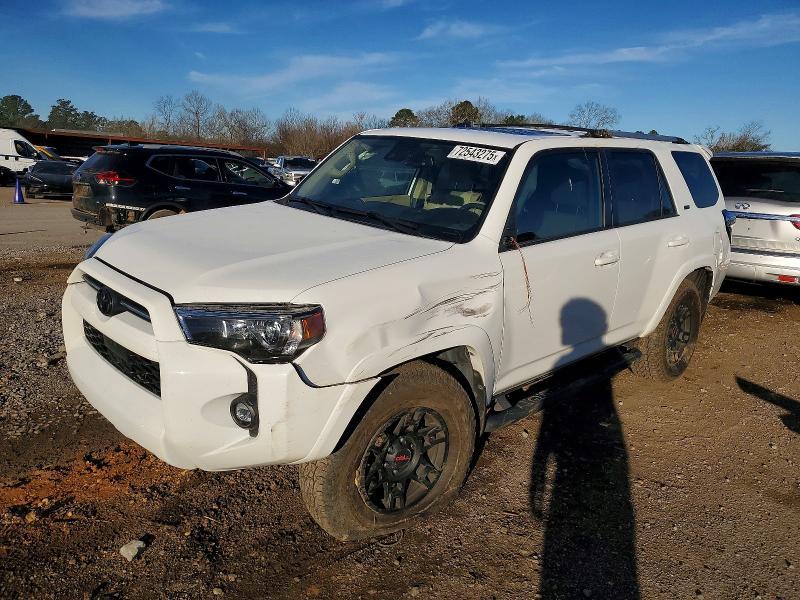 Toyota 4runner 2022, VIN JTEPU5JR0N6054525, 3/5