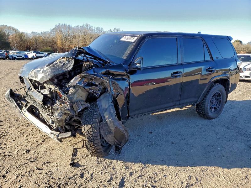 Toyota 4runner 2021, VIN JTEPU5JR9M5916791, 2/5