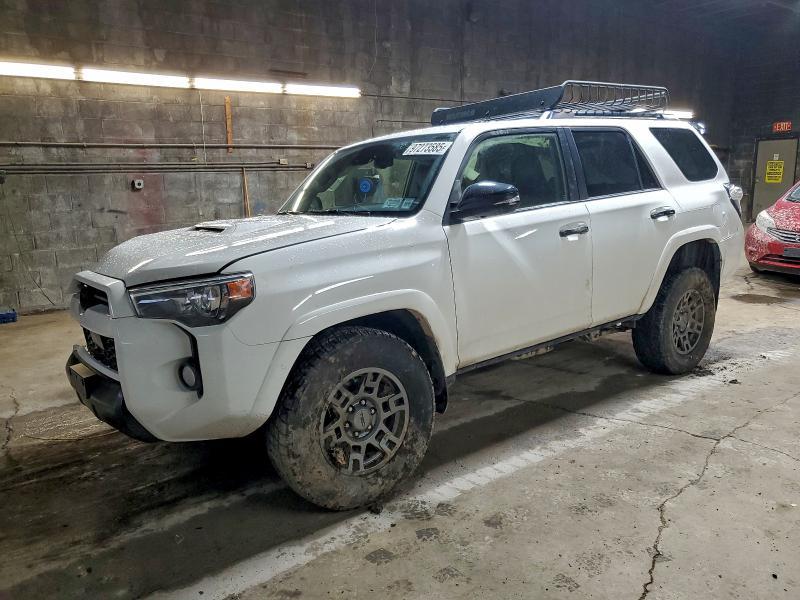 Toyota 4runner 2021, VIN JTERU5JR0M5841309, 3/5