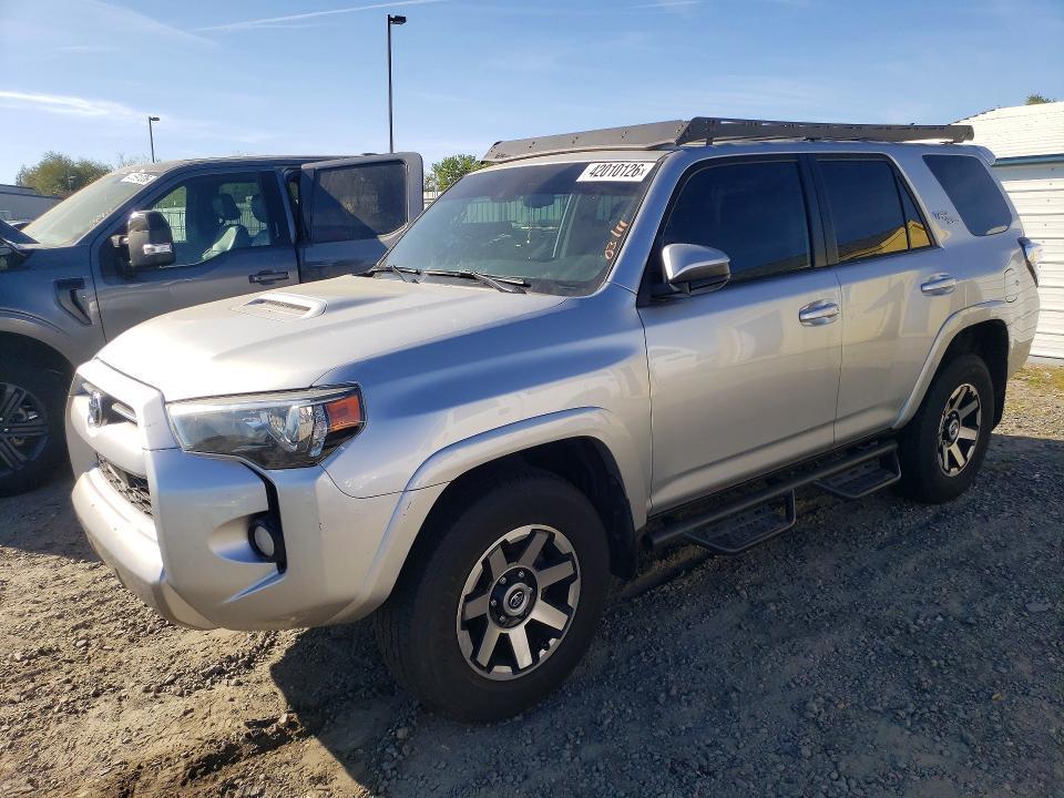 Toyota 4runner 2021, VIN JTERU5JR9M5837842, 3/5