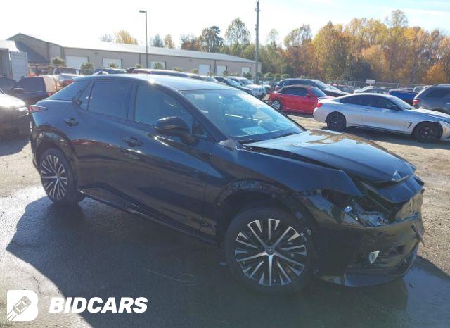 Lexus RZ 450E 2023, VIN JTJAAAAB8PA010977, 4/5