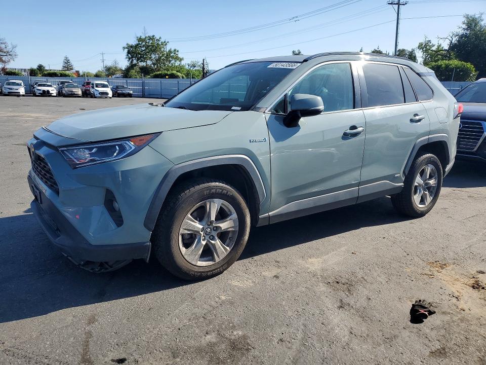 Toyota RAV4 2022, VIN JTM16RFV7ND526801, 2/10