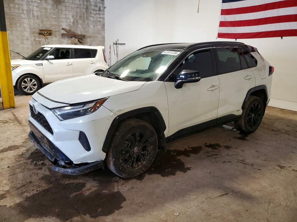 Toyota RAV4 2022, VIN JTM16RFVXND070048, 1/5