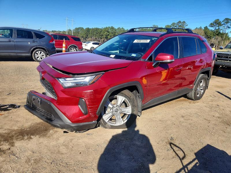 Toyota RAV4 2022, VIN JTM16RFVXND070048, 3/5