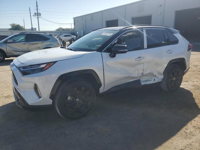 Toyota RAV4 2024, VIN JTMB6RFV4RD140010, 2/5