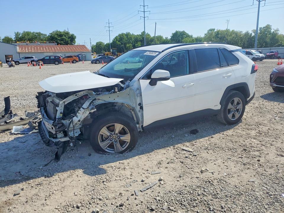 Toyota RAV4 2025, VIN JTMB6RFV5SD165665, 3/5