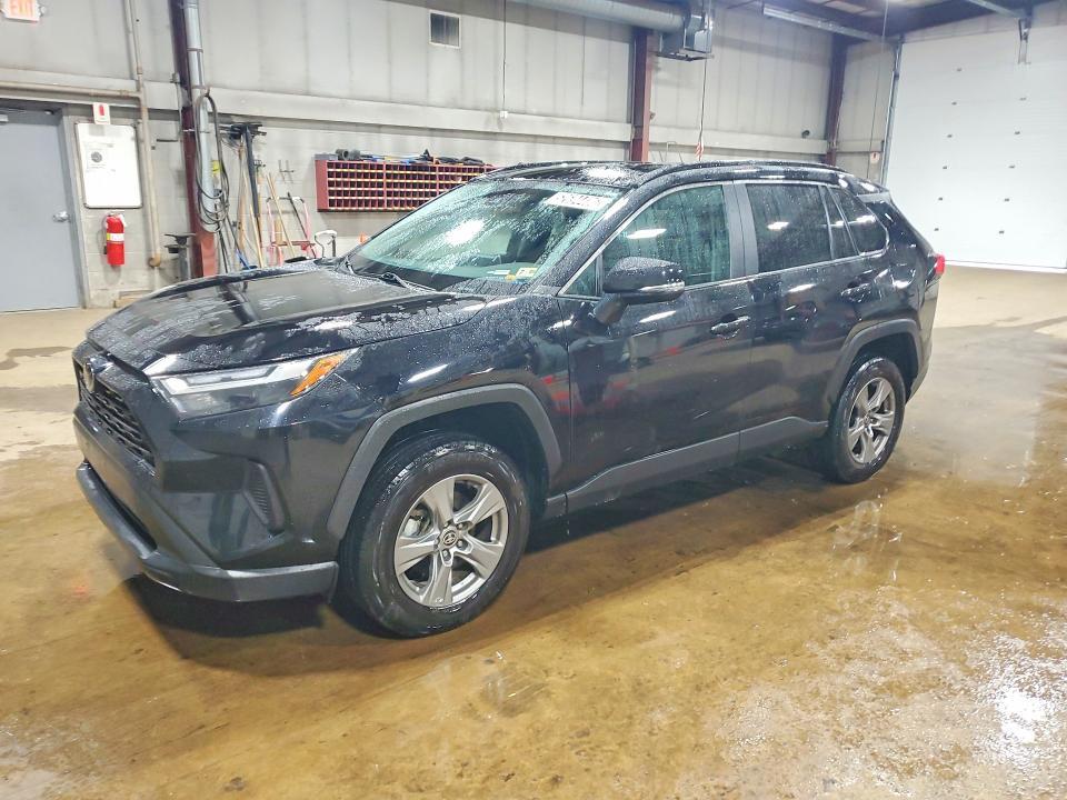 Toyota RAV4 2025, VIN JTMD6RFVXSD165394, 2/5