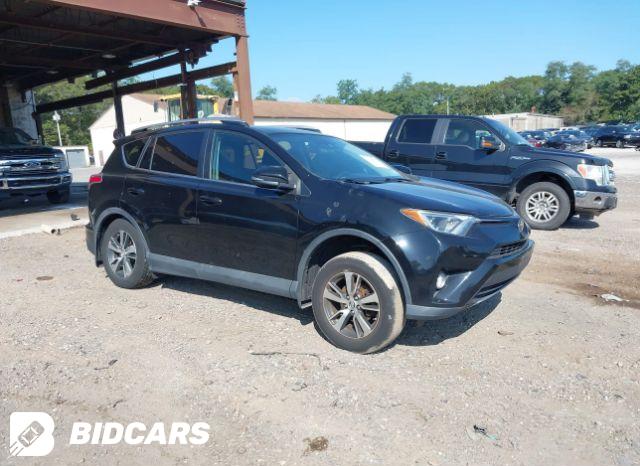 Toyota RAV4 2017, VIN JTMDJREVXHD138687, 4/8