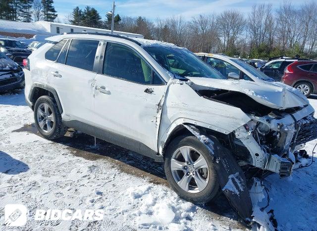 Toyota RAV4 2022, VIN JTME6RFV3NJ023009, 3/5