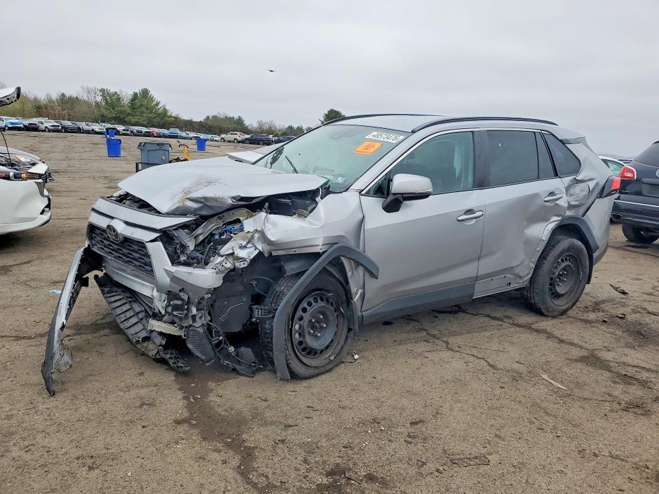 Toyota RAV4 2022, VIN JTMEB3FV0ND086320, 1/11