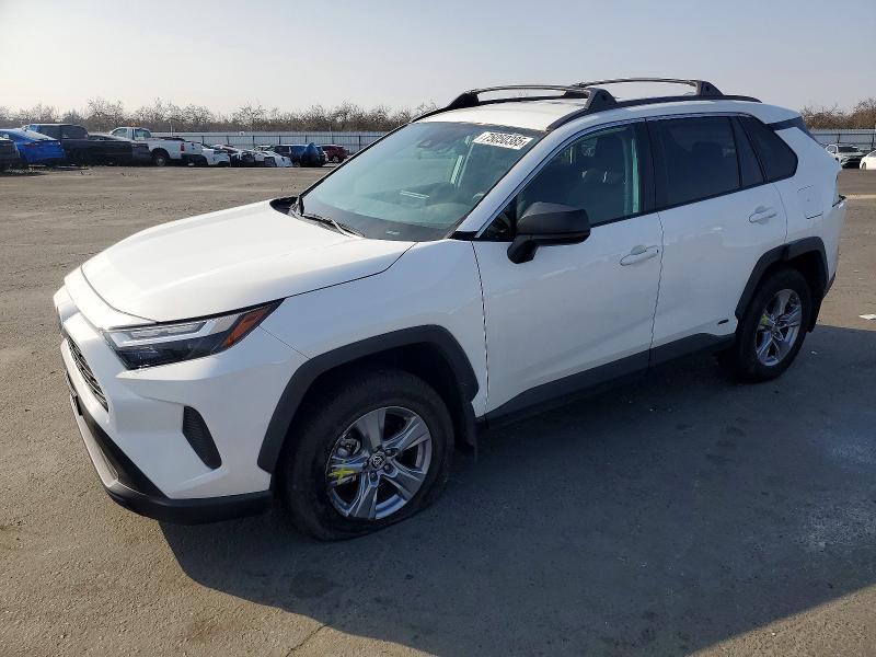 Toyota RAV4 2022, VIN JTMEB3FV0ND086320, 4/11