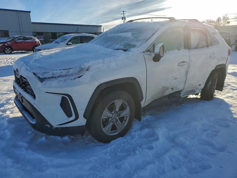 Toyota RAV4 2024, VIN JTMEB3FV2RD185002, 3/5