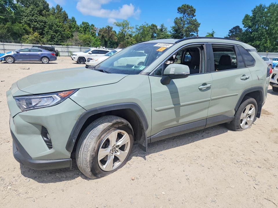 Toyota RAV4 2020, VIN JTMR6RFV0LD001403, 3/5