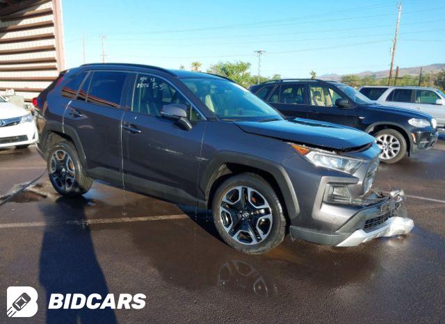 Toyota RAV4 2018, VIN JTMRJREV4JD226078, 4/5