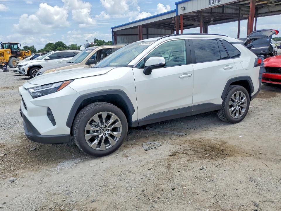Toyota RAV4 2023, VIN JTMRWRFV5PD198879, 4/11