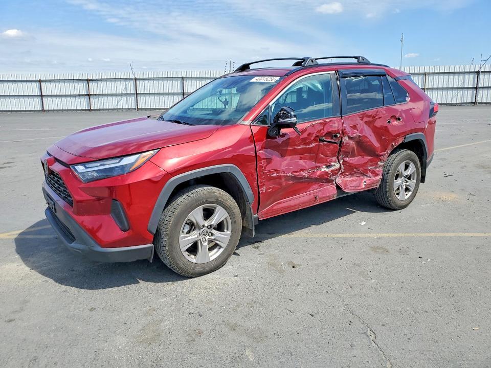 Toyota RAV4 2022, VIN JTMRWRFV6ND152765, 3/5