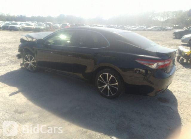 Toyota Camry 2018, VIN JTNB11HK4J3006395, 2/5