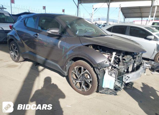 Toyota C-HR 2022, VIN JTNKHMBX6N1135998, 1/5