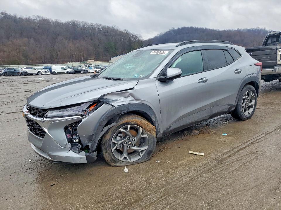 Chevrolet Trax 2024, VIN KL77LJE28RC087578, 2/5