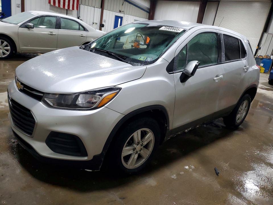 Chevrolet Trax 2022, VIN KL7CJPSM4NB564102, 2/5