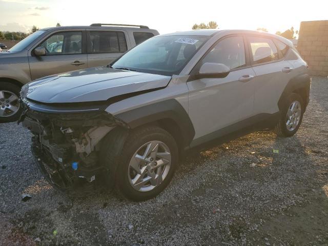 Hyundai Kona 2024, VIN KM8HBCAB2RU042928, 4/5