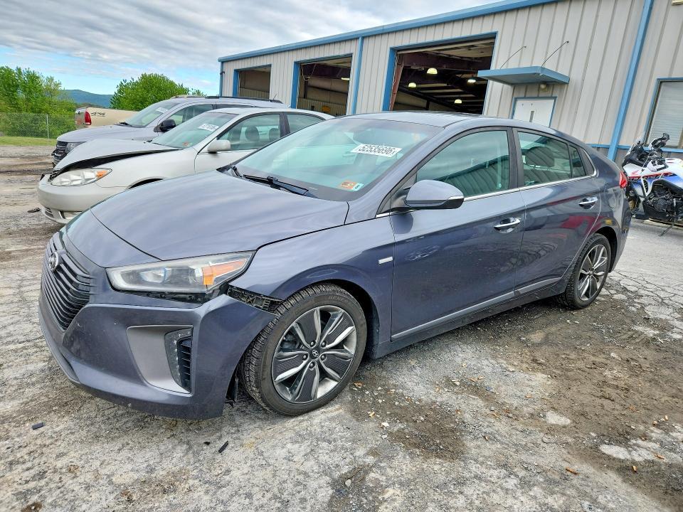 Hyundai Ioniq 2018, VIN KMHC65LC8JU074433, 2/5