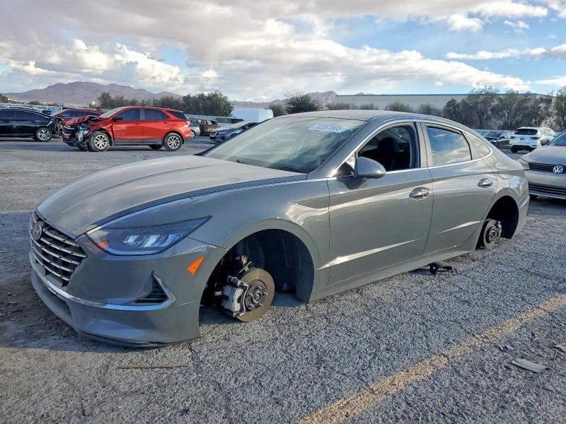 Hyundai Sonata 2023, VIN KMHL24JJ8PA060842, 3/5