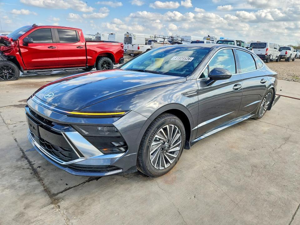 Hyundai Sonata 2025, VIN KMHL64JAXSA462956, 3/5