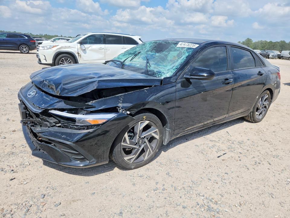 Hyundai Elantra 2025, VIN KMHLN4DJ2SU149235, 2/5