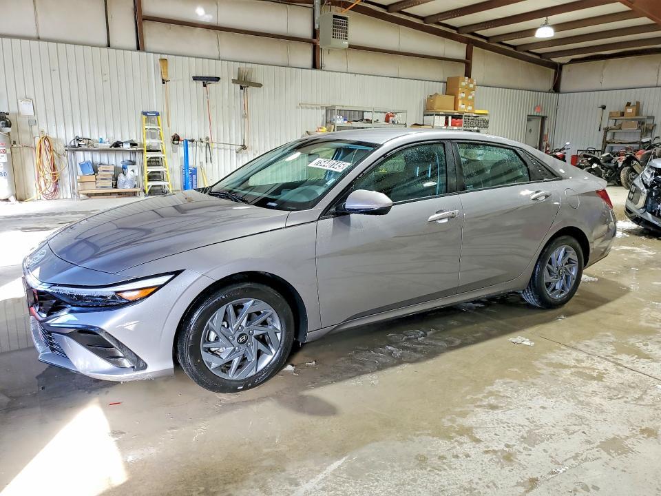 Hyundai Elantra 2025, VIN KMHLP4DGXSU959372, 4/5