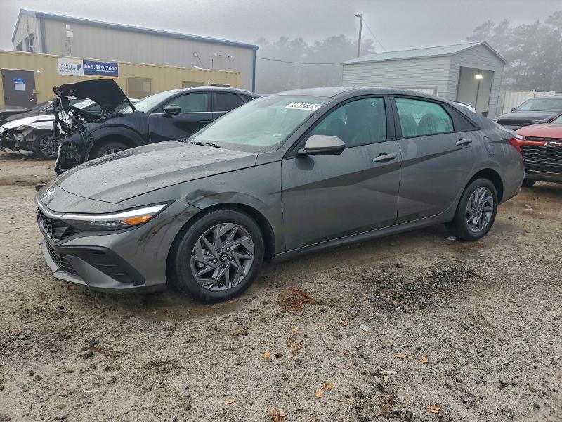 Hyundai Elantra 2024, VIN KMHLS4DGXRU771959, 3/5