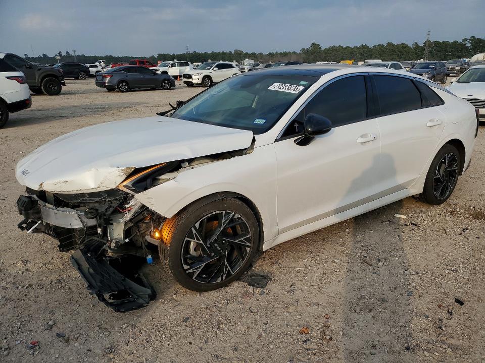 KIA K5 2025, VIN KNAG34J74S5304654, 3/5