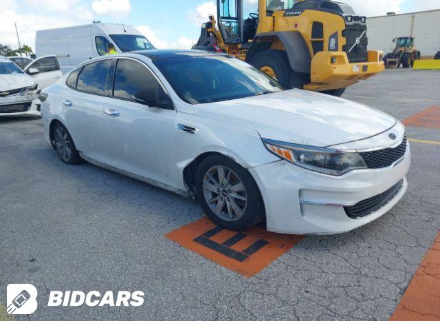 KIA Optima 2017, VIN KNAGT4LC7H5007042, 2/5