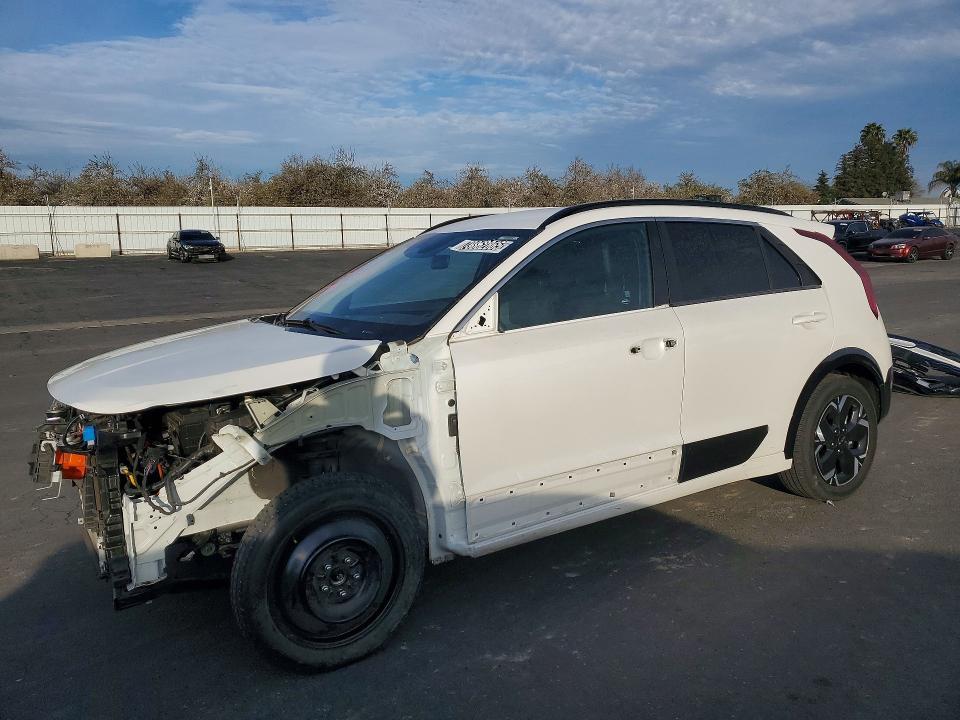 KIA Niro 2023, VIN KNDCR3LE1P5037650, 3/5
