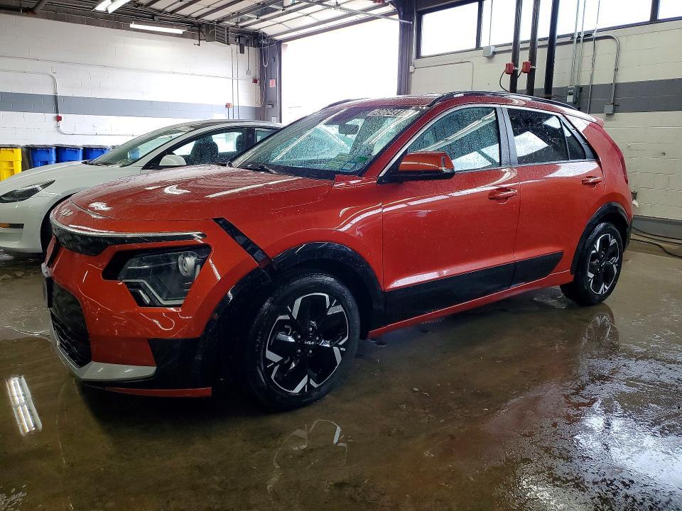 KIA Niro 2023, VIN KNDCR3LE2P5067918, 3/5