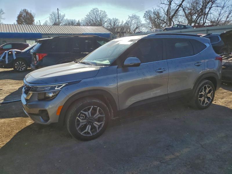 KIA Seltos 2023, VIN KNDEU2AA1P7394106, 3/5