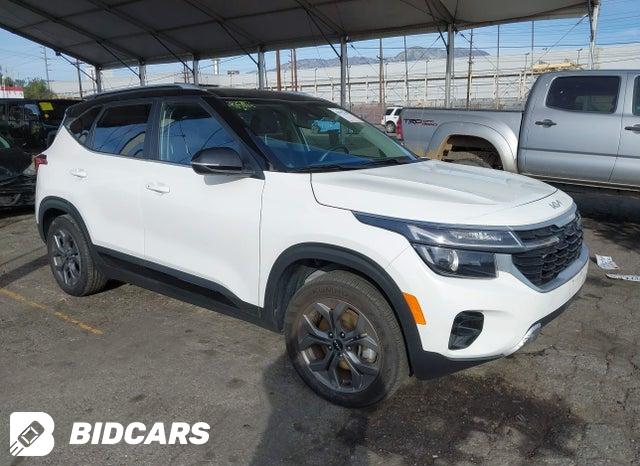 KIA Seltos 2023, VIN KNDEUCAA1P7439499, 3/5