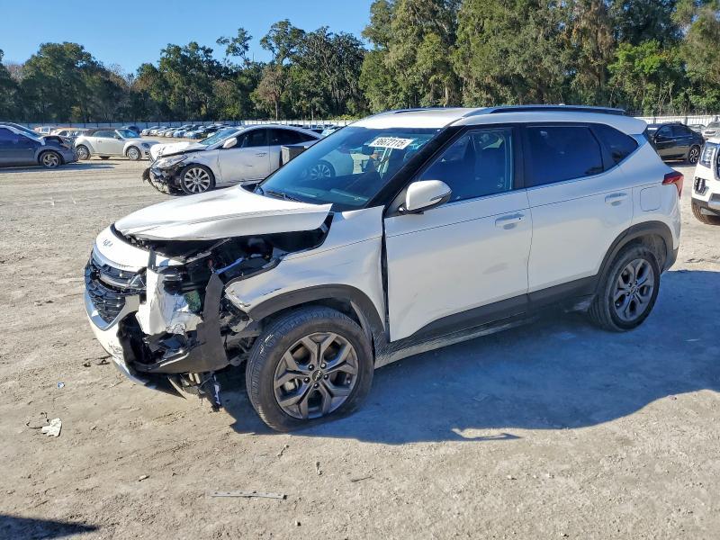 KIA Seltos 2024, VIN KNDEUCAA4R7642681, 3/5